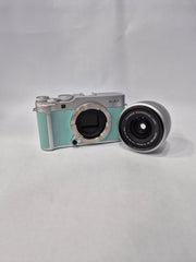 Fujifilm X-A7 with XC 15-45mm f/3.5-5.6 OIS PZ Lens | 24.2MP APS-C Mirrorless Camera | 4K Video | Flip Touchscreen | Perfect for Travel, Vlogging & Photography SK286