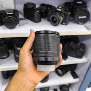 a) Nikon AF-S DX NIKKOR 18-135mm f/3.5-5.6G ED Lens | Versatile Zoom Lens for Nikon DX DSLR Cameras | Travel, Portrait & Everyday Photography | SK172