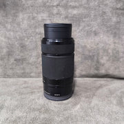 a) Sony E 55-210mm f/4.5-6.3 OSS Lens | Telephoto Zoom Lens for Sony E-Mount Mirrorless Cameras | Ideal for Portrait, Wildlife, Sports & Travel Photography | SK190