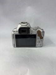 Canon EOS 200D Mark II + EF-S 18-55mm f/4-5.6 IS STM Lens | 24.1MP APS-C DSLR | 4K Video | Dual Pixel AF | Vari-Angle Touchscreen | Lightweight Creator Camera SK317