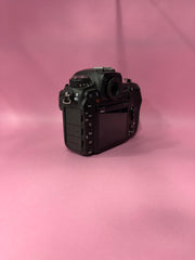 Nikon D500 Body | Professional DX DSLR | 20.9MP | 10 FPS | 4K UHD Video SK457