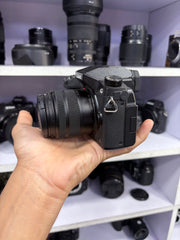Panasonic LUMIX G7 Mirrorless Camera with Lumix G Vario 14-42mm f/3.5-5.6 Lens | 16MP | 4K Video | SK424
