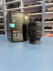 Sony FE 35mm f/1.4 G Master Lens | Full-Frame Wide-Angle Prime | Ultra-Fast f/1.4 | Premium G Master Optics | SK325