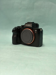 Sony Alpha 7R III (A7R3) Mirrorless Camera Body | 42.4MP Full-Frame | SK467