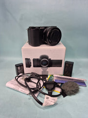 Sony ZV-E10 mirrorless camera with Sony E 3.5-5.6/PZ 16-50mm OSS lens SK302