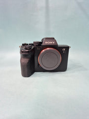 Sony A7 IV (7M4) Body | 33MP Full-Frame Mirrorless Hybrid Camera | Pro Photo & 4K Video Powerhouse SK285