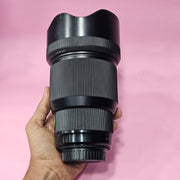 b) Sigma 85mm f/1.4 Art DG HSM Portrait Lens SK1008