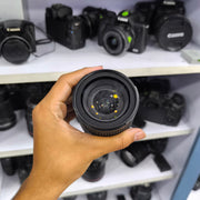 a) Nikon AF-S DX NIKKOR 18-135mm f/3.5-5.6G ED Lens | Versatile Zoom Lens for Nikon DX DSLR Cameras | Travel, Portrait & Everyday Photography | SK172