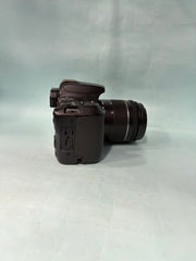 Canon EOS 200D DSLR Camera with Canon EF-S 18-55mm Lens | 24.2MP APS-C | Dual Pixel AF | Vari-Angle Touchscreen | Full HD | SK422