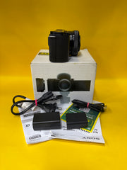 Sony ZV-E10 Mirrorless Camera with E PZ 16-50mm OSS Lens | 24.2MP APS-C | 4K Vlogging Camera | Excellent Condition SK463