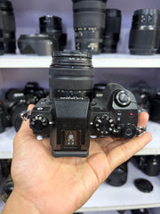 Panasonic LUMIX G7 Mirrorless Camera with Lumix G Vario 14-42mm f/3.5-5.6 Lens | 16MP | 4K Video | SK424