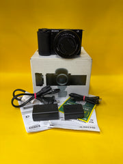 Sony ZV-E10 Mirrorless Camera with E PZ 16-50mm OSS Lens | 24.2MP APS-C | 4K Vlogging Camera | Excellent Condition SK463