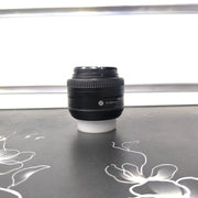 a) Nikon AF-S DX NIKKOR 35mm f/1.8G Lens | Fast Standard Prime Lens for Nikon DX DSLR Cameras | Portrait, Street & Low-Light Photography | SK176