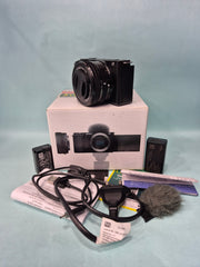 Sony ZV-E10 mirrorless camera with Sony E 3.5-5.6/PZ 16-50mm OSS lens SK302