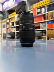 Sigma 70-300mm f/4-5.6 DG Telephoto Zoom Lens with Macro Mode | Full-Frame Compatible | SK321