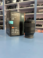 Sony FE 35mm f/1.4 G Master Lens | Full-Frame Wide-Angle Prime | Ultra-Fast f/1.4 | Premium G Master Optics | SK325