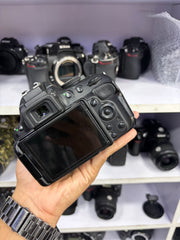 Nikon D5100 + AF-P 18-55mm f/3.5-5.6G Lens | Budget DSLR for Beginners | Flip Screen | Full HD Video SK472