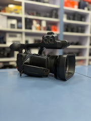 Panasonic AG-AC90 Professional Full HD AVCCAM Camcorder | 3MOS Sensor | 12x Optical Zoom | XLR Audio | SK329