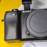 Sony Alpha a6400 Mirrorless Camera + 18-135mm OSS Lens | Excellent Condition | AS03