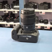 Pre-owned Canon EOS 80D + EF-S 18-135mm IS USM lens AS87