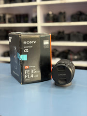 Sony FE 35mm f/1.4 G Master Lens | Full-Frame Wide-Angle Prime | Ultra-Fast f/1.4 | Premium G Master Optics | SK325