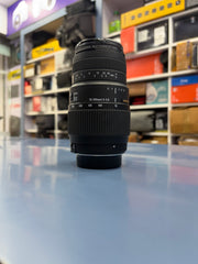 Sigma 70-300mm f/4-5.6 DG Telephoto Zoom Lens with Macro Mode | Full-Frame Compatible | SK321