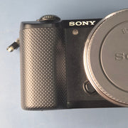 Sony Alpha a5000 Mirrorless Camera with 16-50mm OSS Lens | AS28