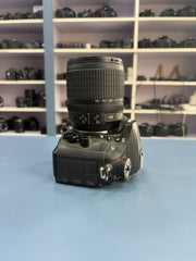 Nikon D7200 DSLR Camera with AF-S DX NIKKOR 18-105mm f/3.5-5.6G ED VR Lens | SK389