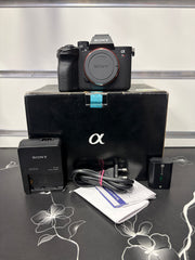 Sony Alpha 7R V (A7RM5) Mirrorless Camera Body | 61MP Full-Frame | 8K Video | AI Autofocus | SK435