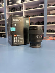Sony FE 35mm f/1.4 G Master Lens | Full-Frame Wide-Angle Prime | Ultra-Fast f/1.4 | Premium G Master Optics | SK325