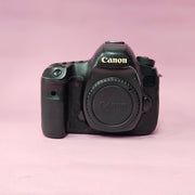 b) Canon EOS 5Dsr dslr full-frame Camera body SK1003
