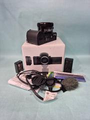 Sony ZV-E10 mirrorless camera with Sony E 3.5-5.6/PZ 16-50mm OSS lens SK302