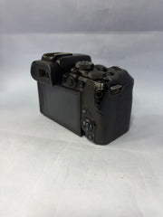 Canon EOS R10 Mirrorless Camera with RF-S 18-45mm f/4.5-6.3 IS STM Lens | SK403