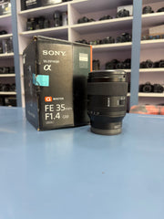 Sony FE 35mm f/1.4 G Master Lens | Full-Frame Wide-Angle Prime | Ultra-Fast f/1.4 | Premium G Master Optics | SK325