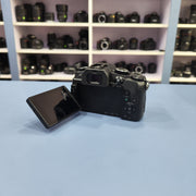 b) Panasonic Lumix G85 Mirrorless Camera Body – 4K Video & 5-Axis Stabilization | SK1023