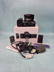 Sony ZV-E10 mirrorless camera with Sony E 3.5-5.6/PZ 16-50mm OSS lens SK302