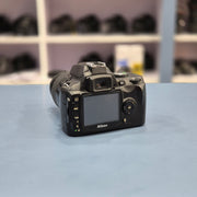 b) Nikon D40 DSLR Camera with 18-55mm Lens – SK266