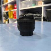 a) Nikon AF-S 35mm f/1.8G DX Lens | Fast Standard Prime Lens for Nikon DX DSLR | Sharp Everyday & Portrait Lens | SK163