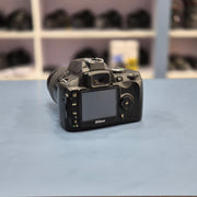 b) Nikon D40 DSLR Camera with 18-55mm Lens – SK266