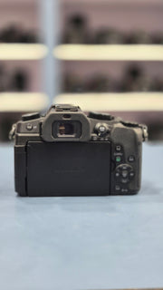 c) Panasonic Lumix G85 with 14-42mm Lens – 16MP 4K Mirrorless Camera | Weather-Sealed | 5-Axis Stabilization
