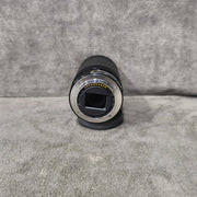 a) Sony E 55-210mm f/4.5-6.3 OSS Lens | Telephoto Zoom Lens for Sony E-Mount Mirrorless Cameras | Ideal for Portrait, Wildlife, Sports & Travel Photography | SK190