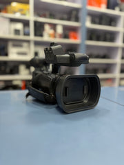 Panasonic AG-AC90 Professional Full HD AVCCAM Camcorder | 3MOS Sensor | 12x Optical Zoom | XLR Audio | SK329