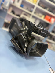 Panasonic HD-MDH2 Professional Video Camera | Full HD Camcorder | 21x Optical Zoom | XLR Audio | ENG Video Camera SK415