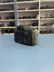 Nikon D7200 DSLR Camera with AF-S DX NIKKOR 18-105mm f/3.5-5.6G ED VR Lens | SK389