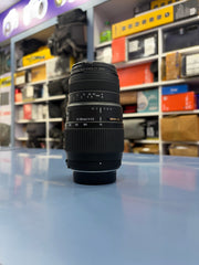 Sigma 70-300mm f/4-5.6 DG Telephoto Zoom Lens with Macro Mode | Full-Frame Compatible | SK321