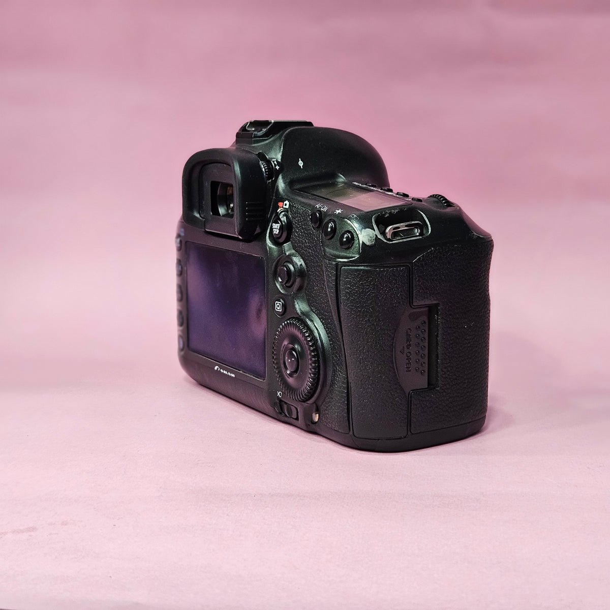 b) Canon EOS 5Dsr dslr full-frame Camera body SK1003 – SK CAMERA'S