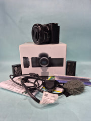 Sony ZV-E10 mirrorless camera with Sony E 3.5-5.6/PZ 16-50mm OSS lens SK302