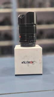 c) Viltrox AF 33mm F1.4 Portrait Lens (Excellent Condition)
