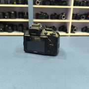 a) Nikon D3400 with 18-55mm VR Lens | 24.2MP Entry-Level DSLR Camera | Compact & Beginner Friendly | SK147